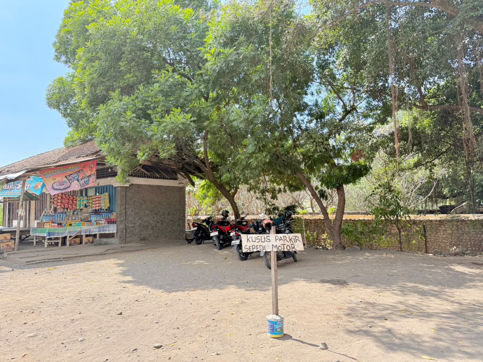 Tempat Parkir